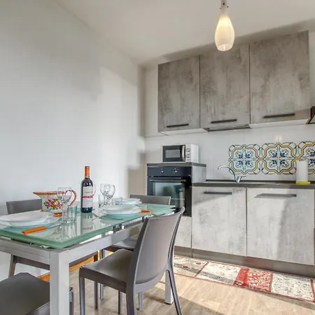 2 Bedroom Stunning In 펜션 키아바리