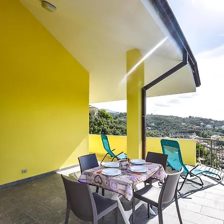 2 Bedroom Stunning In * Chiavari