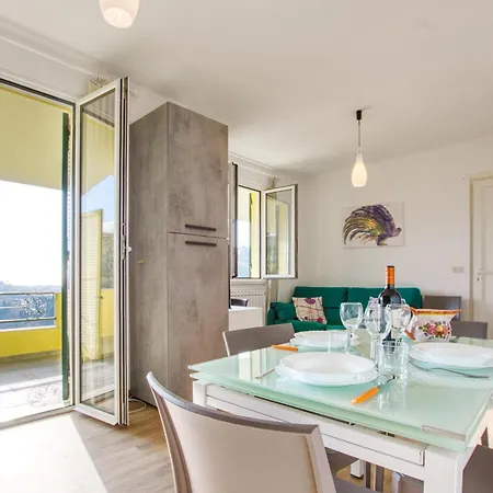 2 Bedroom Stunning In * Chiavari