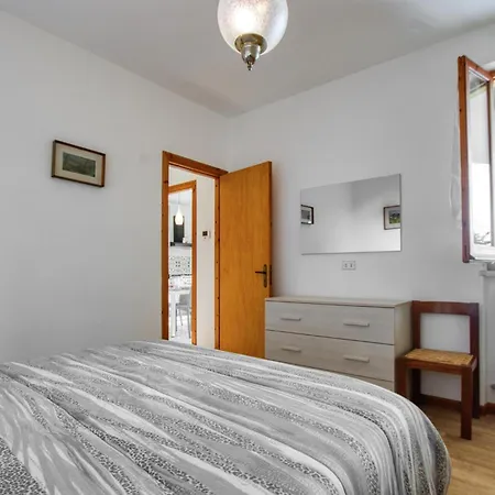 2 Bedroom Stunning In Casa vacanze